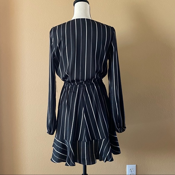 Express Striped Elastic Waist Ruffle Wrap Dress NWT - Picture 3 of 5